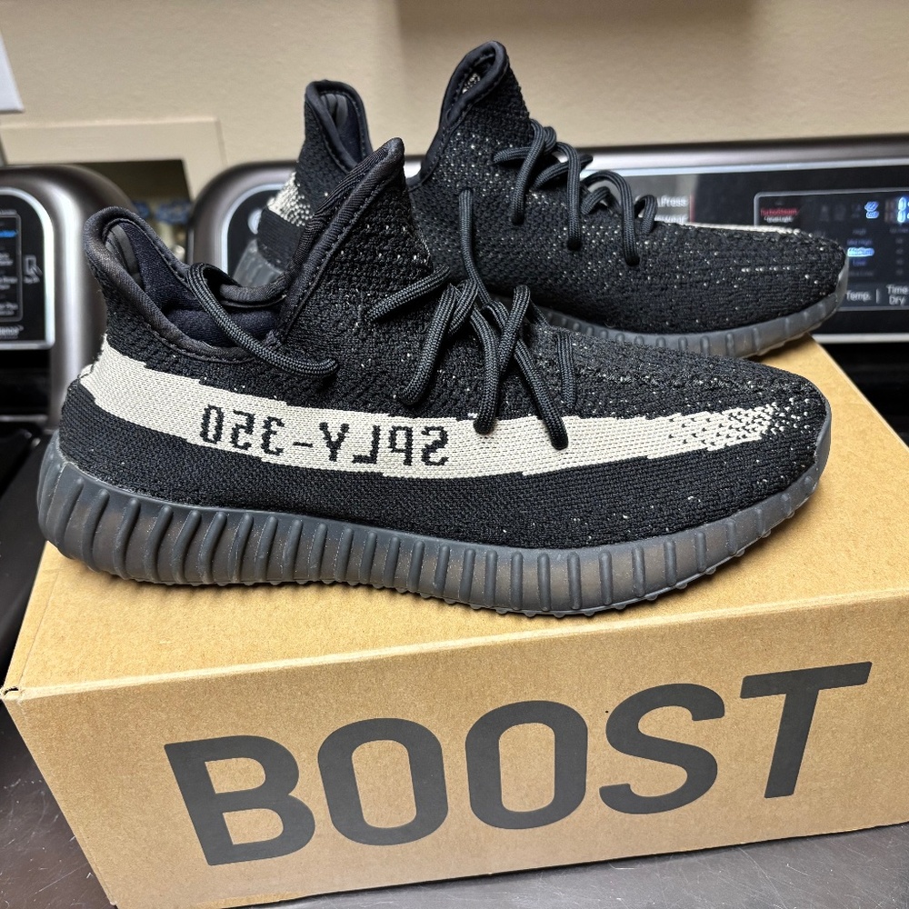 Adidas Yeezy Boost 350 V2